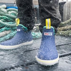 Women's XTRATUF Fishe Wear Totally Tarpon Deck Boot, 6, GUC